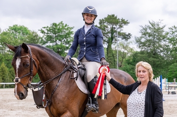Amanda Robson Takes Victory in Thrilling NAF Five Star Summer Silver League Qualifier at Dorset Showground